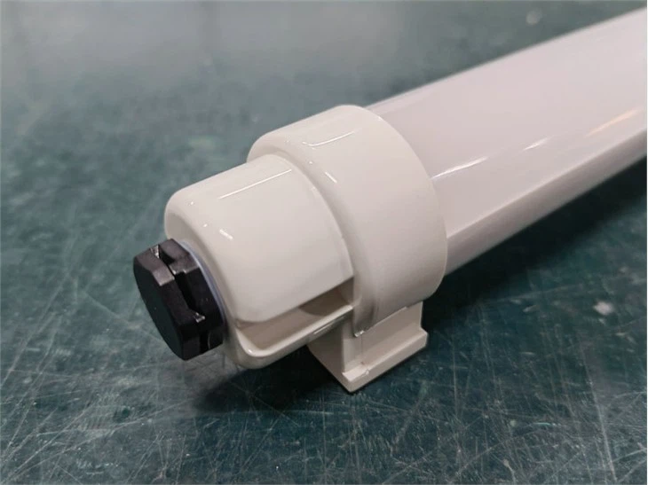 Battery Powered Light For Chicken Coop
