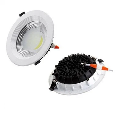 Piccoli faretti da soffitto