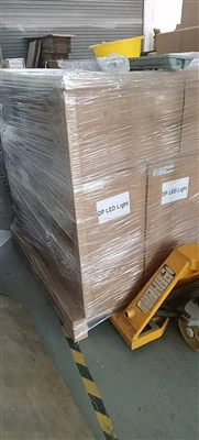 Spediamo oggi 700 pezzi di faretti LED da 18 W al cliente cileno